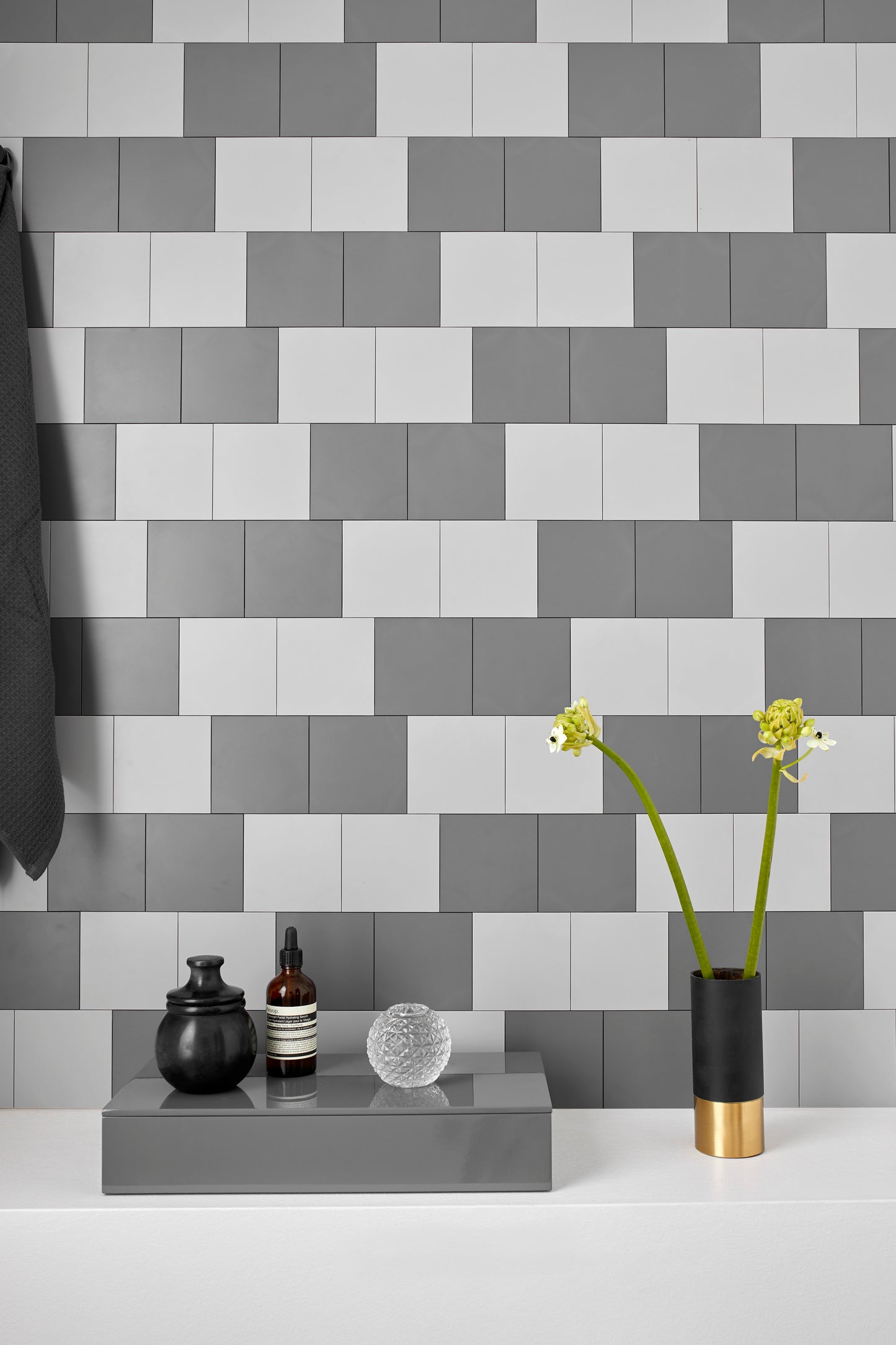 Click'n Tile - 10x10 Basically Light Grey
